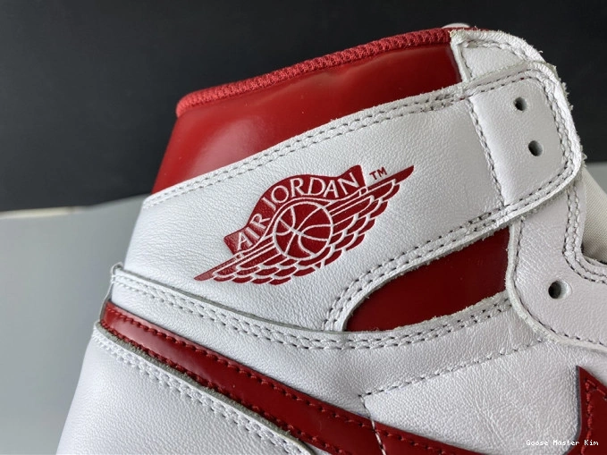 Air Jordan (2017) 555088-103 1 Retro Metallic Red 0820